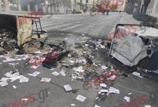 Σε εξέλιξη μεγάλη επιχείρηση καθαρισμού της πόλης μετά τις συγκεντρώσεις για τα Τέμπη