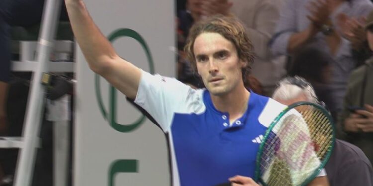 Στέφανος Τσιτσιπάς: Αφιέρωσε την νίκη του στα θύματα των Τεμπών