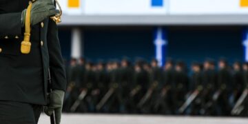 Ένοπλες Δυνάμεις: Από 13% έως 20% οι αυξήσεις στις αποδοχές των ένστολων