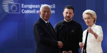 «Είμαστε ευγνώμονες που δεν είμαστε μόνοι»