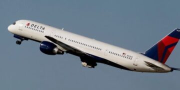 Αποφεύχθηκε στο παρά πέντε σύγκρουση Airbus της Delta Air Lines με στρατιωτικό αεροσκάφος στην Ουάσινγκτον