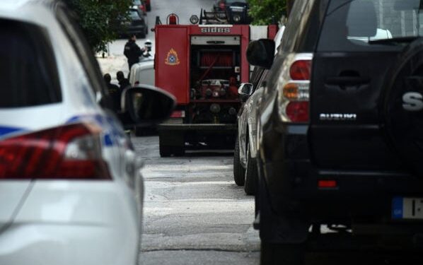 Χωρίς περόνη η χειροβομβίδα που εντοπίστηκε στην είσοδο πολυκατοικίας