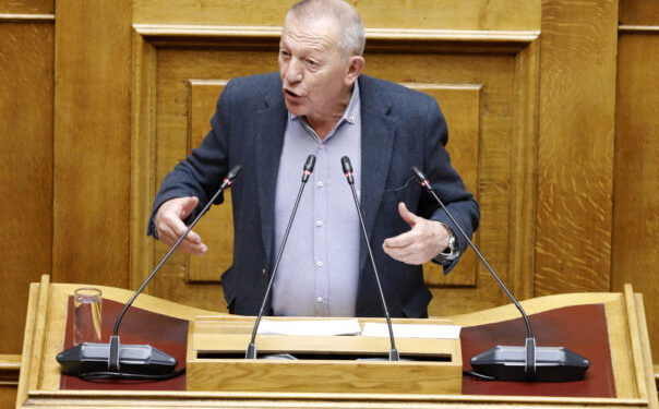 «Ντροπή μια κυβέρνηση να δηλώνει ότι δεν γνωρίζει τι μεταφέρουν τα τρένα»