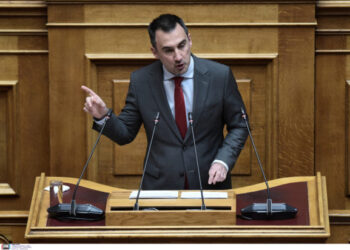 Να ζητήσει συγγνώμη και να παραιτηθεί ο Κυριάκος Μητσοτάκης