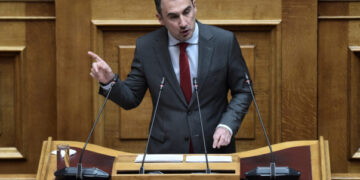 Να ζητήσει συγγνώμη και να παραιτηθεί ο Κυριάκος Μητσοτάκης