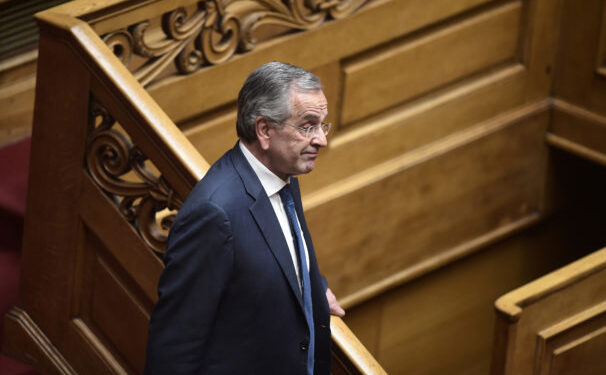 Βουλή: Ποιοι ήταν οι 3 βουλευτές της Νέας Δημοκρατίας που χειροκρότησαν τον Αντώνη Σαμαρά