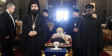 Δείτε live: Η Θεσσαλονίκη αποχαιρετά τον μακαριστό Μητροπολίτη Άνθιμο