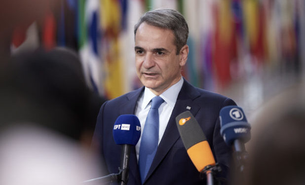 Στο Παρίσι ο Κυριάκος Μητσοτάκης με το «βλέμμα» στην Ουκρανία