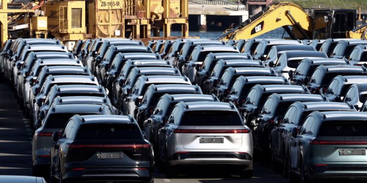 Δασμοί Τραμπ: Η Κομισιόν προετοιμάζει «στιβαρή» απάντηση