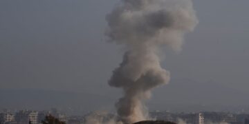 Το Ισραήλ ανακοίνωσε ότι βομβάρδισε δυο στρατιωτικές βάσεις