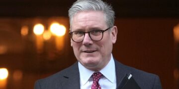 Κατηγορεί τον Βλαντίμιρ Πούτιν πως προσπαθεί να κωλυσιεργήσει