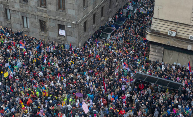 Σερβία: Από 275.000 έως 325.000 άνθρωποι διαδήλωσαν στο Βελιγράδι κατά της διαφθοράς