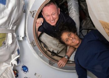 Επέστρεψαν στη Γη οι δύο αστροναύτες που είχαν αποκλειστεί στον Διεθνή Διαστημικό Σταθμό από τον Ιούνιο