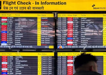 Προσγειώθηκε η πρώτη πτήση μετά την πυρκαγιά – Το Σάββατο αναμένεται η πλήρης αποκατάσταση της λειτουργίας