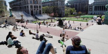 Παραιτήθηκε η προσωρινή πρόεδρος του Κολούμπια μετά τη «συνθηκολόγηση» στις απαιτήσεις Τραμπ