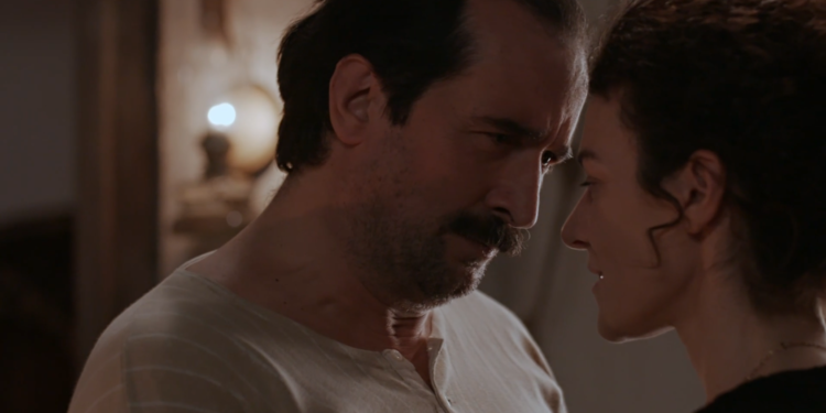 Η Θεώνη κάνει πρόταση γάμου στον Χαραλάμπη