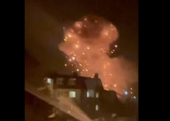 Τουλάχιστον δύο νεκροί και περίπου 30 τραυματίες από ρωσικά πλήγματα στο Χάρκοβο