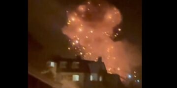 Τουλάχιστον δύο νεκροί και περίπου 30 τραυματίες από ρωσικά πλήγματα στο Χάρκοβο