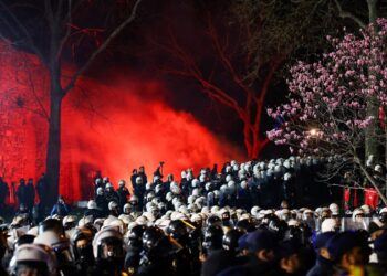 Φουντώνουν οι διαδηλώσεις στην Κωνσταντινούπολη για τον Εκρέμ Ιμάμογλου – Χιλιάδες στους δρόμους για τον φυλακισμένο δήμαρχο