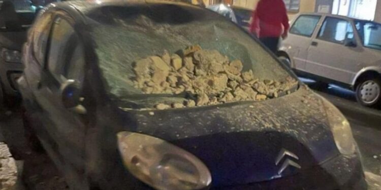 Ιταλία: Σεισμός 4,4 βαθμών στη Νάπολη – Ζημιές από πτώση σοβάδων, ένας τραυματίας