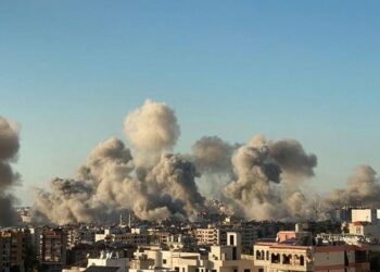 Ο στρατός του Ισραήλ λέει πως βομβάρδισε «στρατιωτικές εγκαταστάσεις» της Χεζμπολάχ στα νότια της χώρας