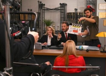 «Μαμά στα κρυφά»: Στα γυρίσματα της νέας ρομαντικής κομεντί της ΕΡΤ