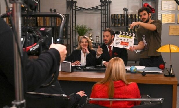 «Μαμά στα κρυφά»: Στα γυρίσματα της νέας ρομαντικής κομεντί της ΕΡΤ