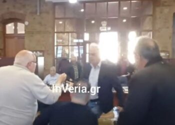 Σκηνές απείρου κάλλους στο Δημοτικό Συμβούλιο – Παραλίγο να πιαστούν στα χέρια