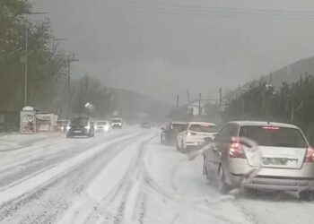 Κακοκαιρία: Σφοδρή χαλαζόπτωση στην Αγία Ελεούσα Μεσολογγίου – «Άσπρισαν» δρόμοι και χωράφια