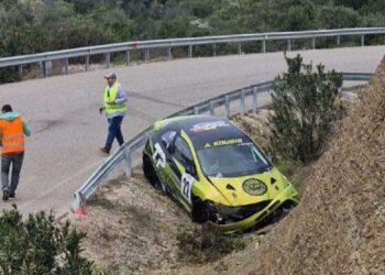 Ανάβαση Αγρινίου: Ατύχημα με αγωνιστικό – Έπεσε πάνω στα προστατευτικά