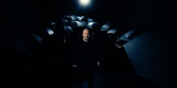 Γιώργος Αλκαίος: 15 χρόνια μετά το «Opa» εμφανίζεται ξανά σε βιντεοκλίπ του