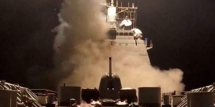 Οι αεροπορικές επιδρομές στην Υεμένη θα συνεχιστούν αδιάκοπα μέχρι να σταματήσουν τη δράση τους οι Χούθι