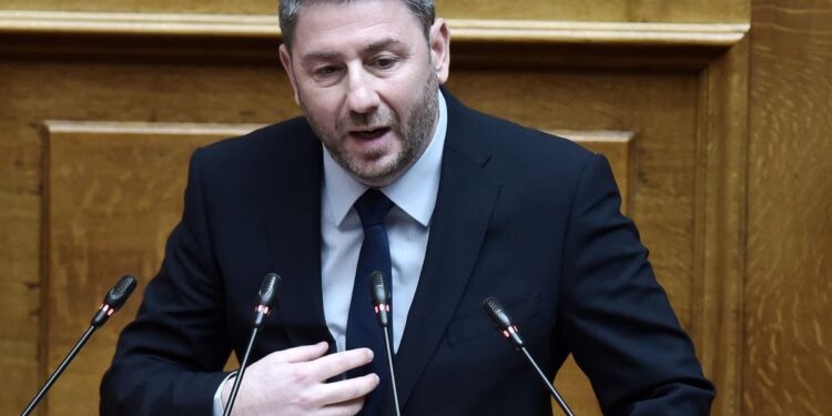 Η παραπομπή του θα γίνει σύμφωνα με το Σύνταγμα και όχι βάσει των επικοινωνιακών παιχνιδιών που σχεδιάζει η ΝΔ