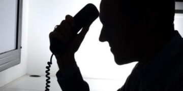 Απατεώνες τηλεφωνούν σε καταστήματα εστίασης παριστάνοντας τον δήμαρχο ή συνεργάτες του και κάνουν παραγγελίες