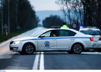 Εξαρθρώθηκε κύκλωμα πλαστογραφίας εγγράφων και διακίνησης μεταναστών