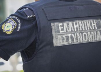Ηλικιωμένος άνοιξε πυρ εναντίον αστυνομικού