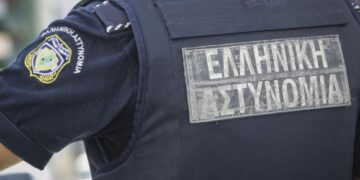 Ηλικιωμένος άνοιξε πυρ εναντίον αστυνομικού