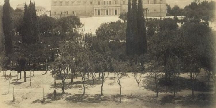 Αναγνωρίζετε την πλατεία; Έχετε περάσει 100% από εκεί