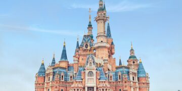 Άγρια δολοφονία: Μαχαίρωσε τον γιο της έπειτα από ταξίδι στην Disneyland