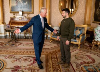 Κάρολος- Ζελένσκι: Το παρασκήνιο της συνάντησης και η ενόχληση του Τραμπ