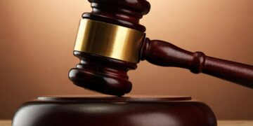 Είναι υποχρέωση της κυβέρνησης η καταβολή 13ου και 14ου μισθού στον δημόσιο τομέα