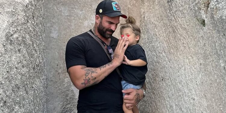 Νέα αρχή μετά τον χωρισμό με την Ιωάννα Τούνη – Οι πρώτες εικόνες από το νέο του διαμέρισμα