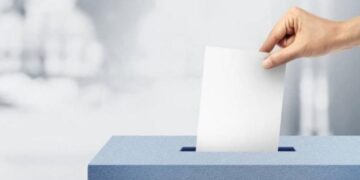 9,9 μονάδες μπροστά η ΝΔ, τρίτο κόμμα η Πλεύση Ελευθερίας με 13,1%