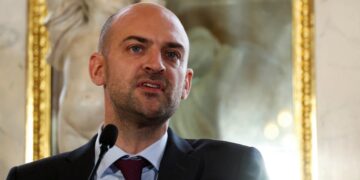 Επίσκεψη του Γάλλου ΥΠΕΞ στο Πεκίνο – Συνάντηση με τον Κινέζο ομόλογό του