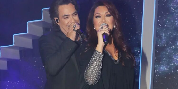 Έβαλε τον Διονύση Σχοινά να μιλήσει κινέζικα και το αποτέλεσμα ήταν ξεκαρδιστικό