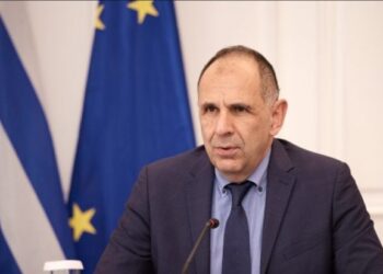 Τηλεφωνική επικοινωνία Γεραπετρίτη με τον Πατριάρχη Αντιοχείας για τις εξελίξεις στη Συρία