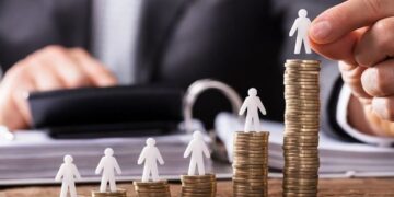 Υπουργείο Εργασίας: Στα 230 ευρώ μηνιαίως η συνολική αύξηση του κατώτατου μισθού από το 2019