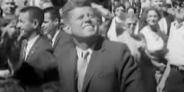 Στη δημοσιότητα 80.000 σελίδες αρχείων που σχετίζονται με τον Τζον Φ. Κένεντι