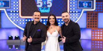 Ο Θάνος Κιούσης υποδέχεται τον Τριαντάφυλλο και την Χριστίνα Κωλέτσα