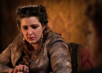 Η Πανδώρα αποκαλύπτει το αληθινό της πρόσωπο